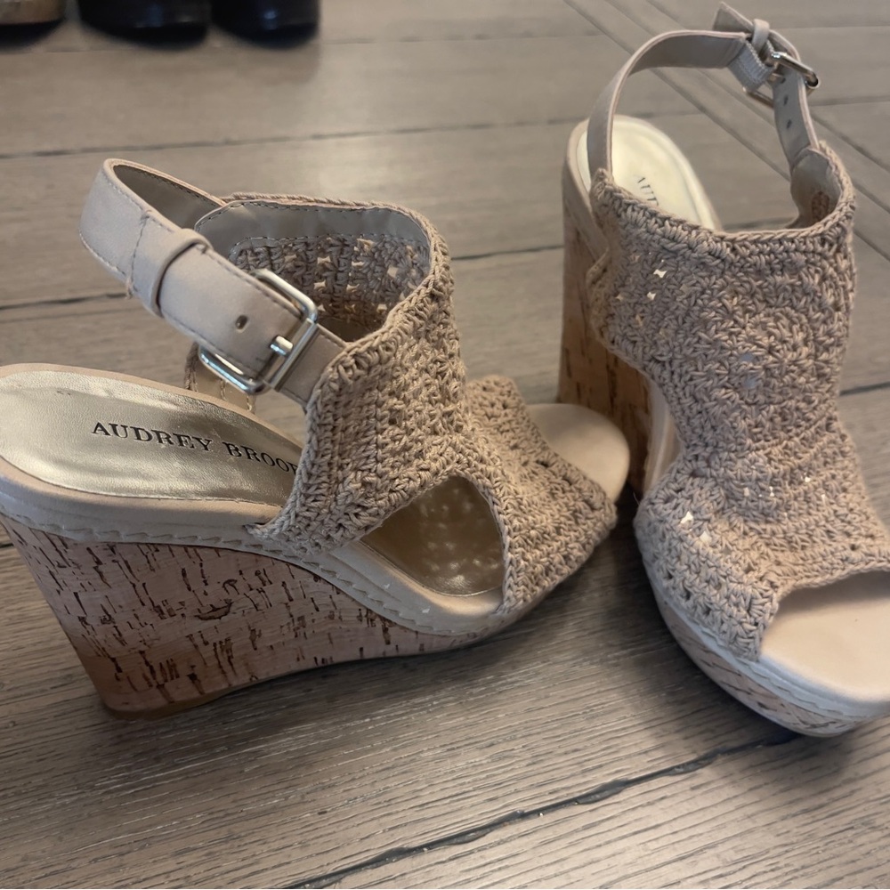 Audrey Brooke Tan Slingback Sandals with Textured Design - Picture 2 of 3
